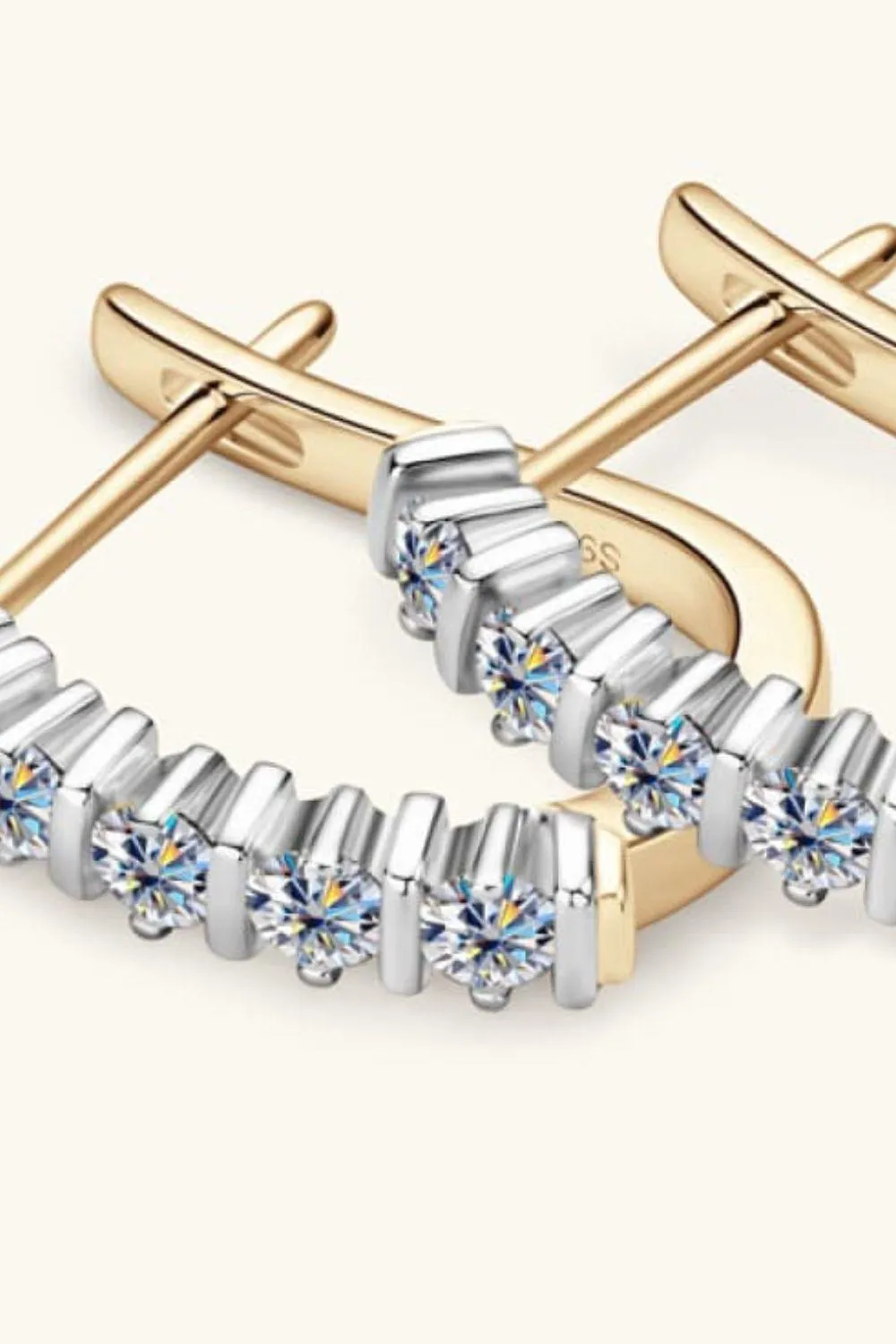 Elegant Moissanite Silver Stud Earrings in a Luxurious Gift Presentation Box
