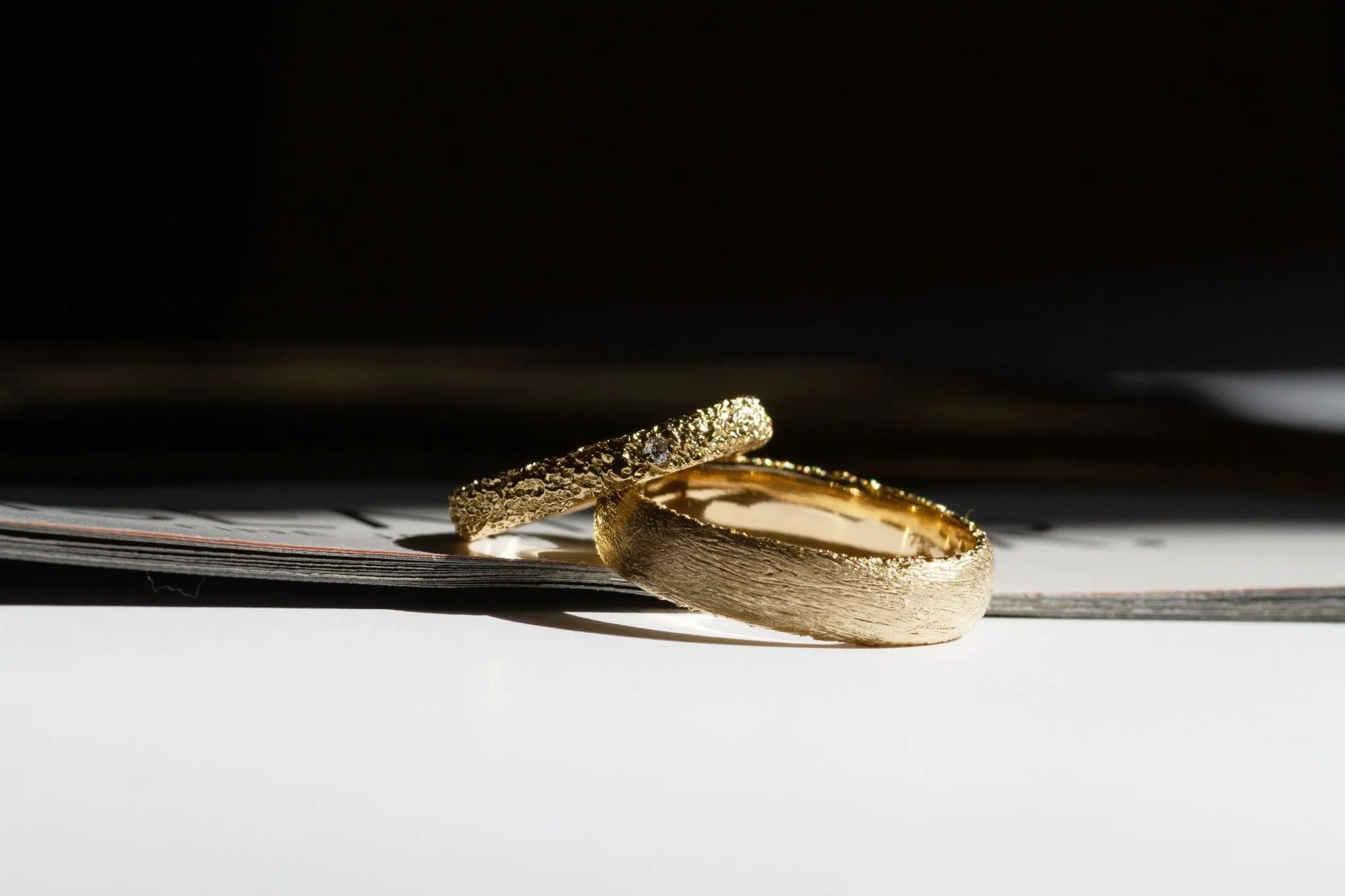 Frost Wedding Ring Yellow Gold
