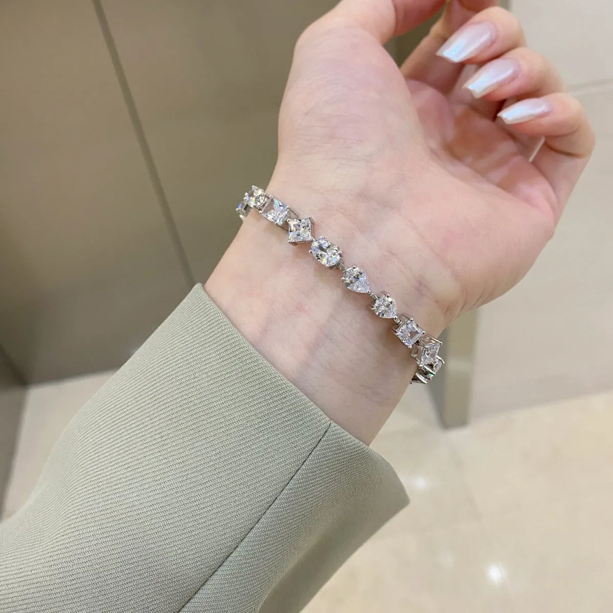 [Goodv]Unique Exquisite Multi Cut Daily Bracelet