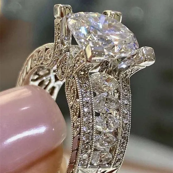 New Arrival - Luxury Halo silver color Round Cut Designer AAA  Quality CZ Diamonds Rings