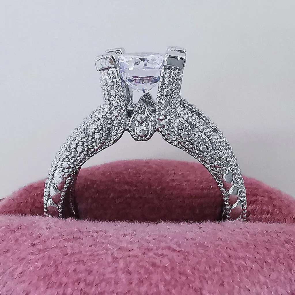 New Arrival - Luxury Halo silver color Round Cut Designer AAA  Quality CZ Diamonds Rings