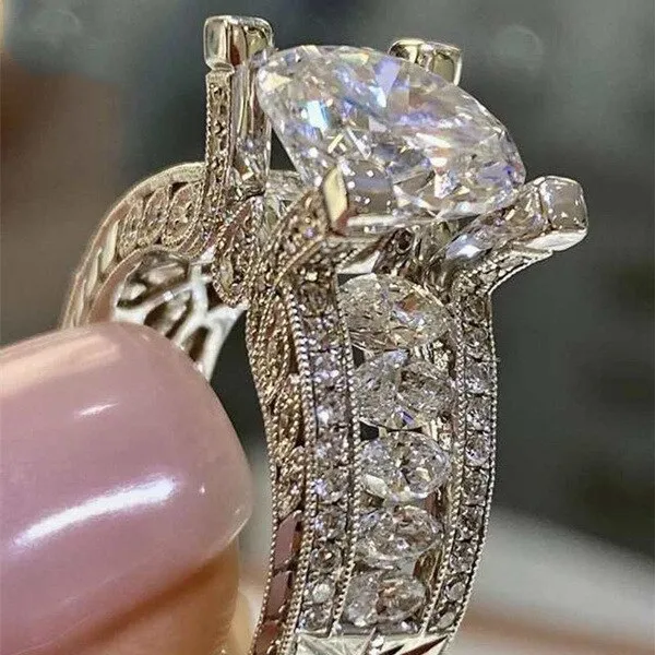 New Arrival - Luxury Halo silver color Round Cut Designer AAA  Quality CZ Diamonds Rings