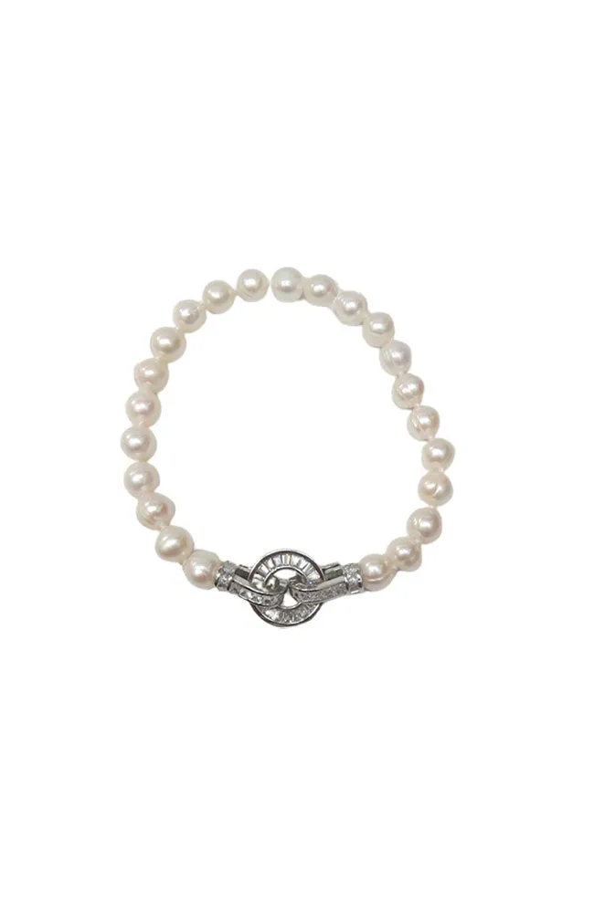 Small Pearl Bracelet wit CZ Circle Enclosure