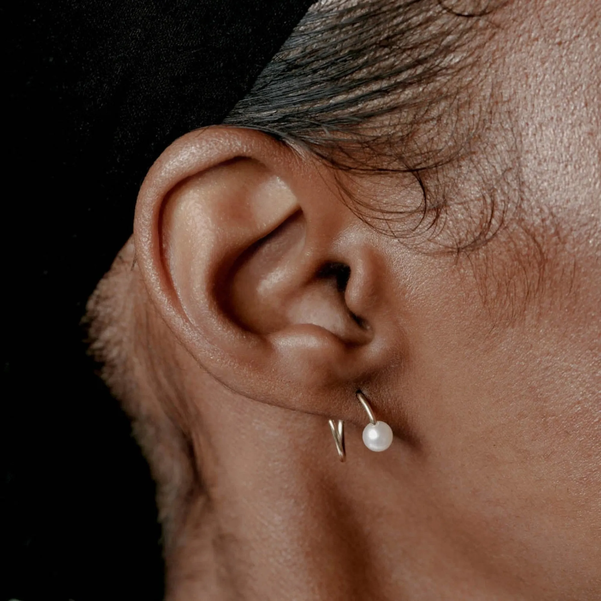 Swirl Hoops With Freshwater Pearls (Gold)