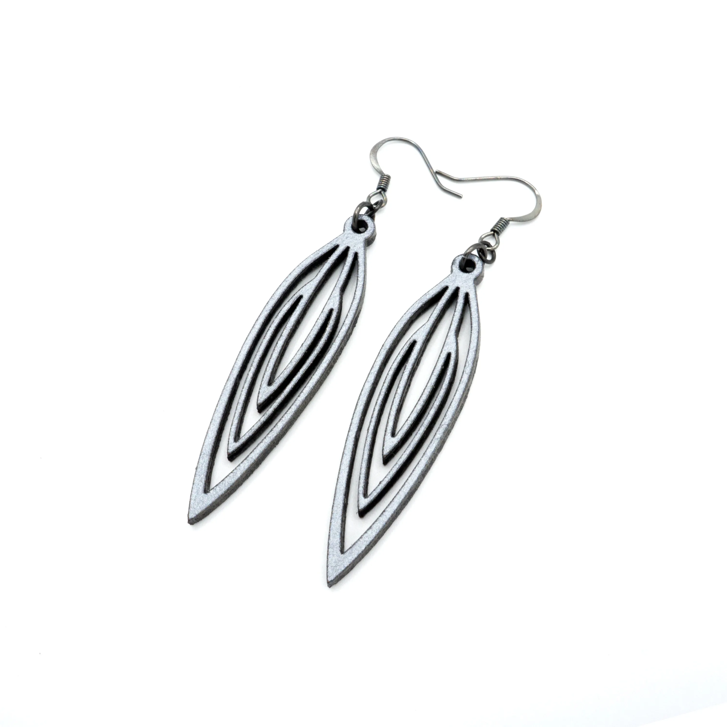 Totem 01 [S] // Leather Earrings - Silver