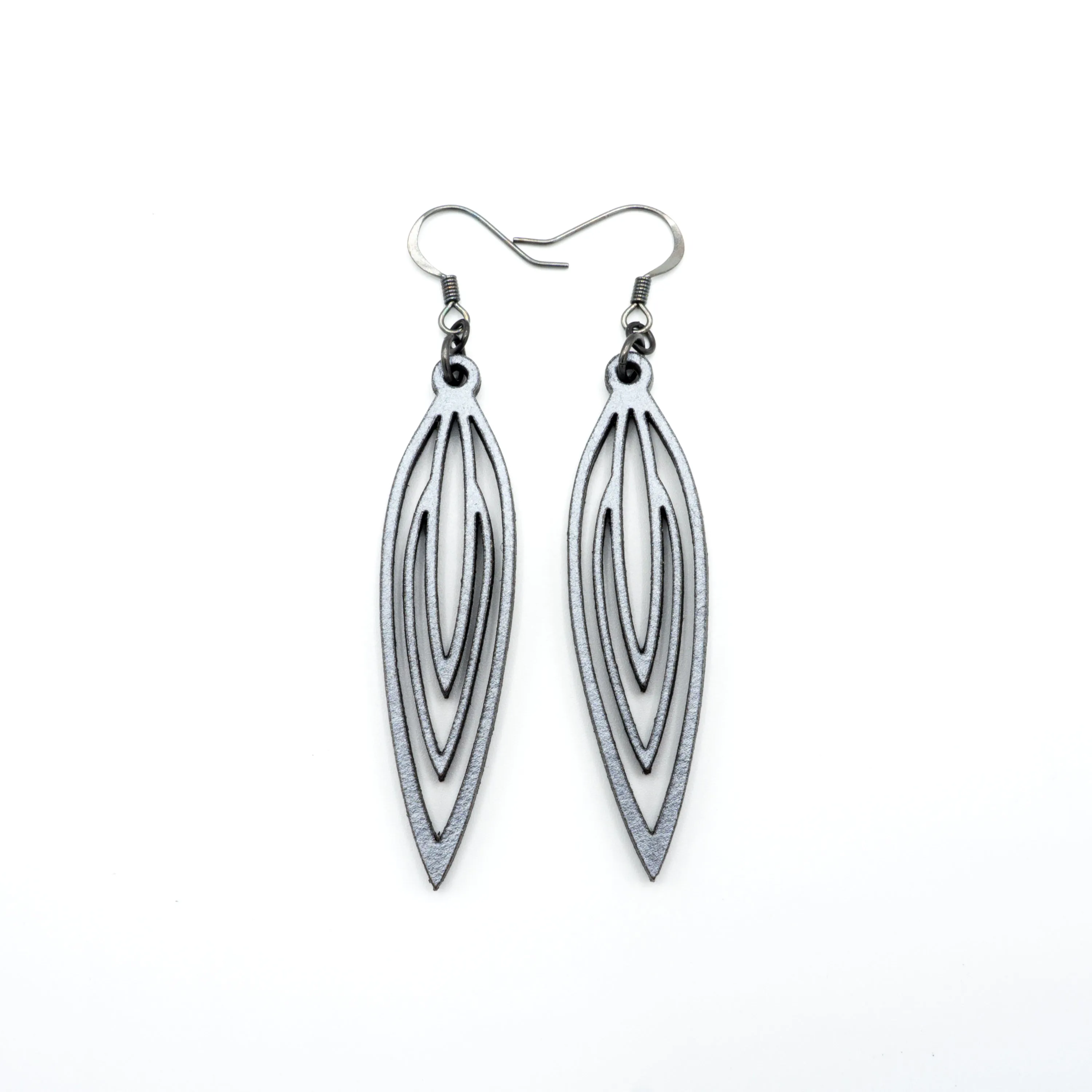Totem 01 [S] // Leather Earrings - Silver