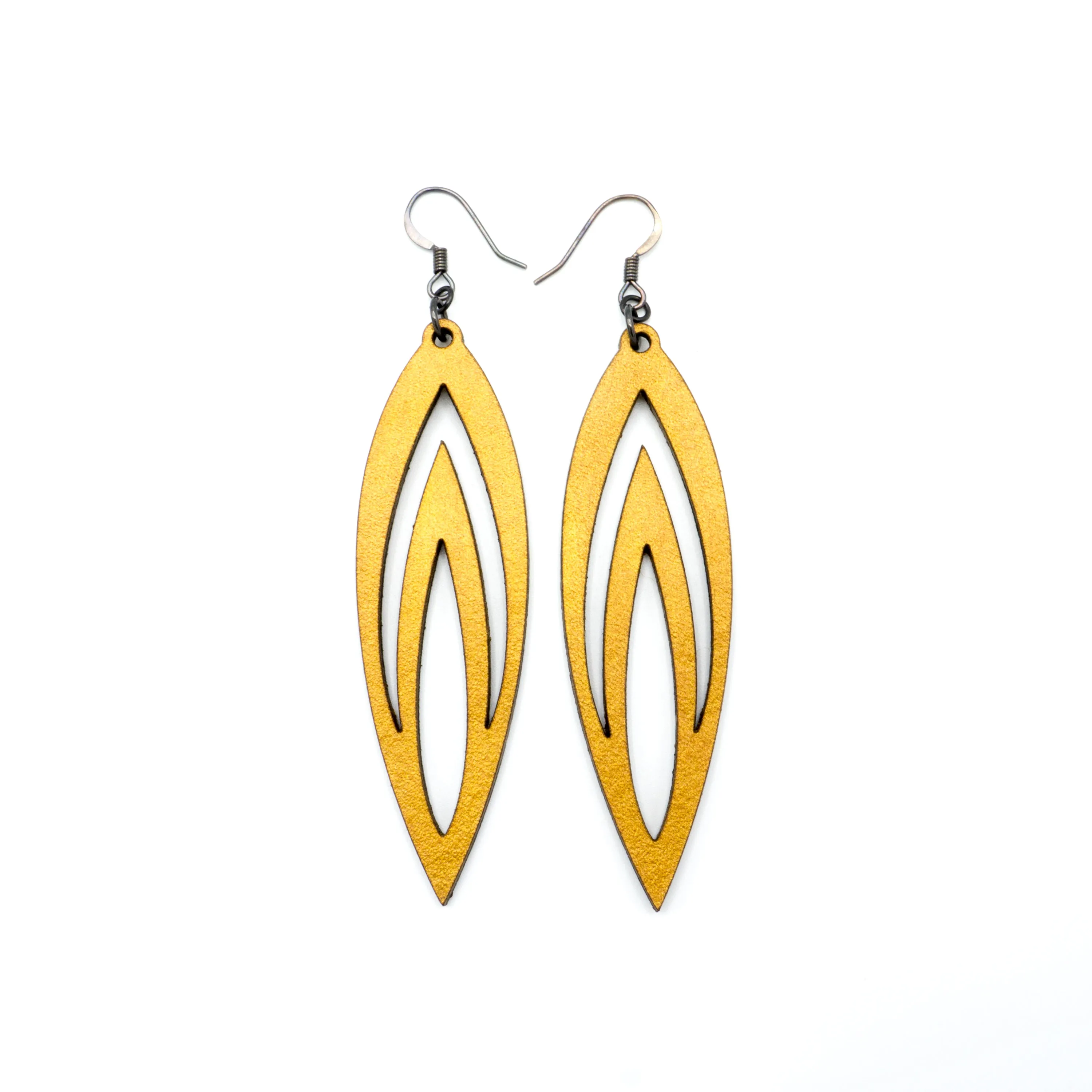 Totem 08 [L] // Leather Earrings - Gold