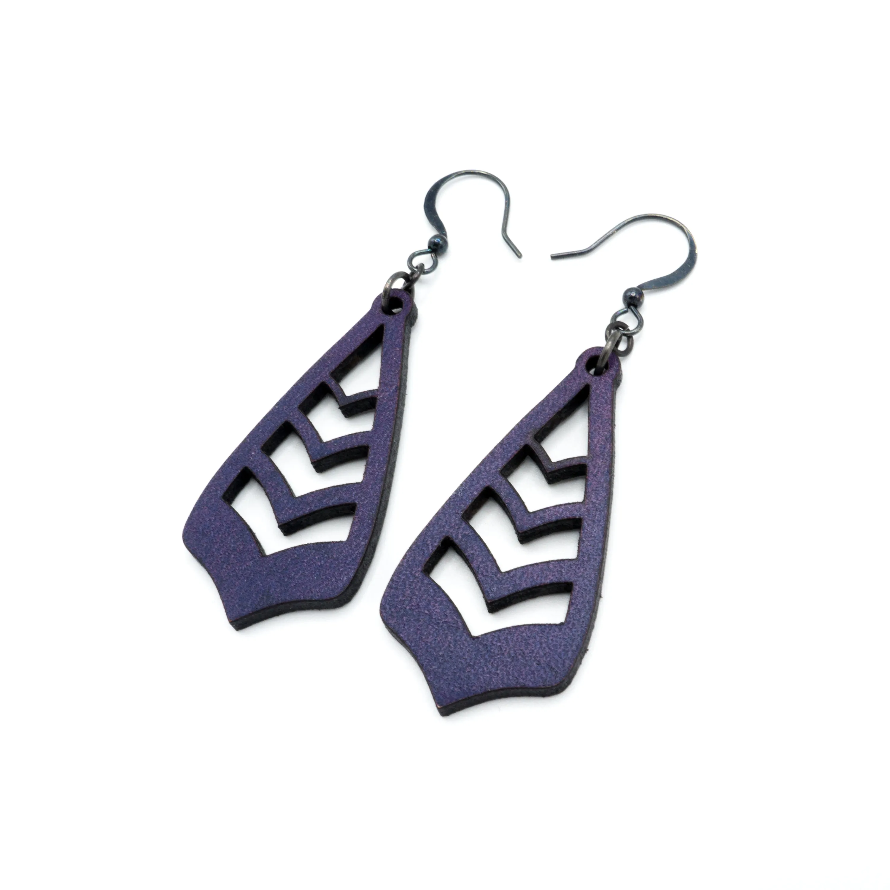 Totem 09 [S] // Leather Earrings - Purple