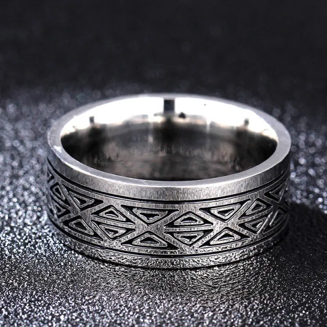 Triangular Pattern Ring