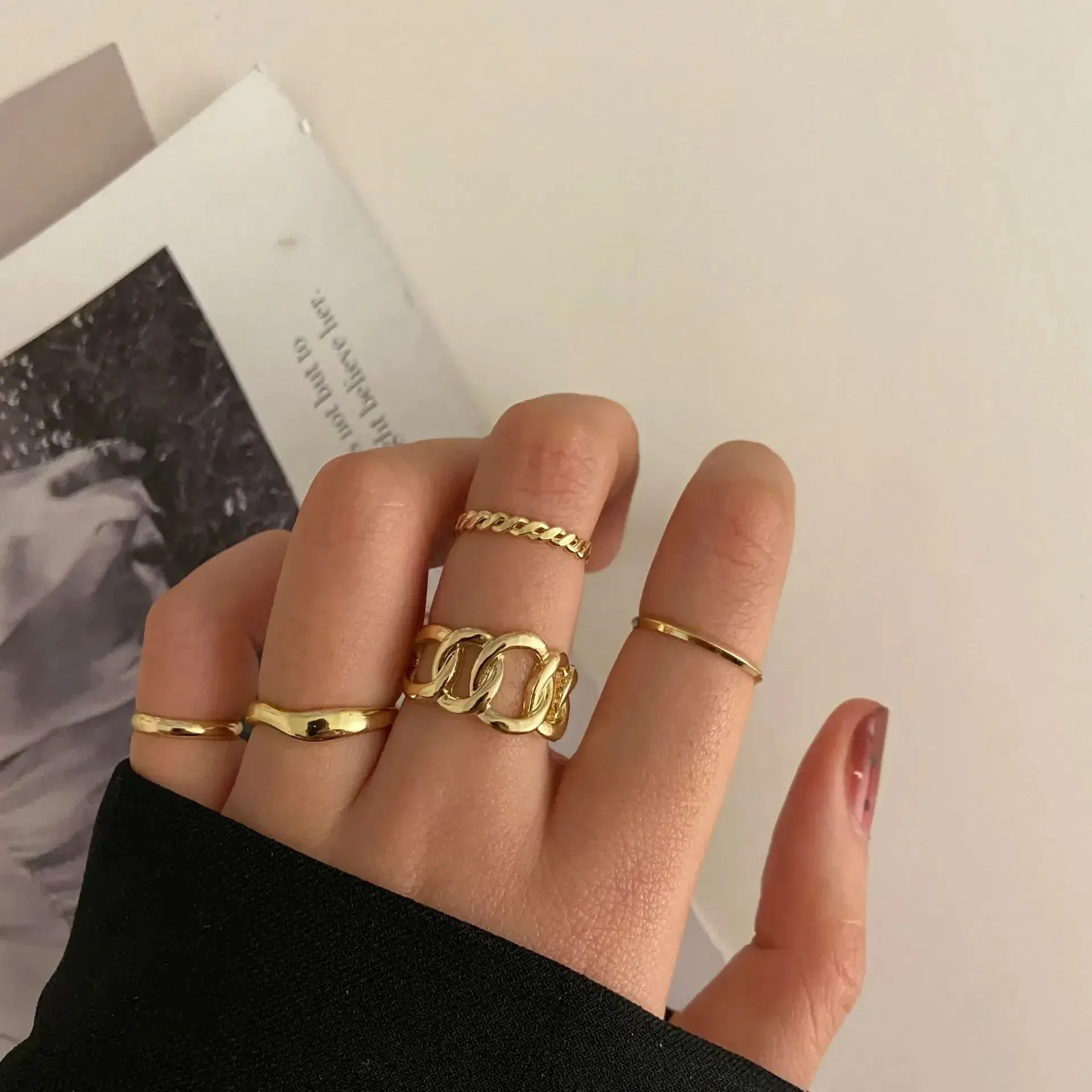 Vintage Pink Roman Cool Hip Hop Twist Geometry Open Fashion Gifts Ring